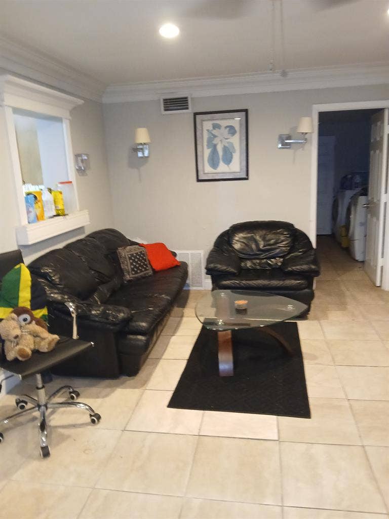 Single room Available February 1st