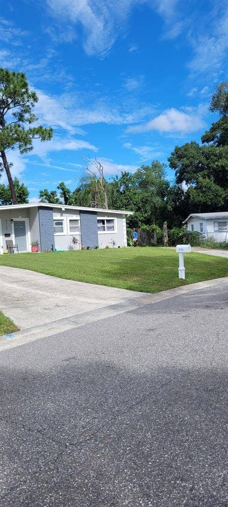 Single room Available February 1st