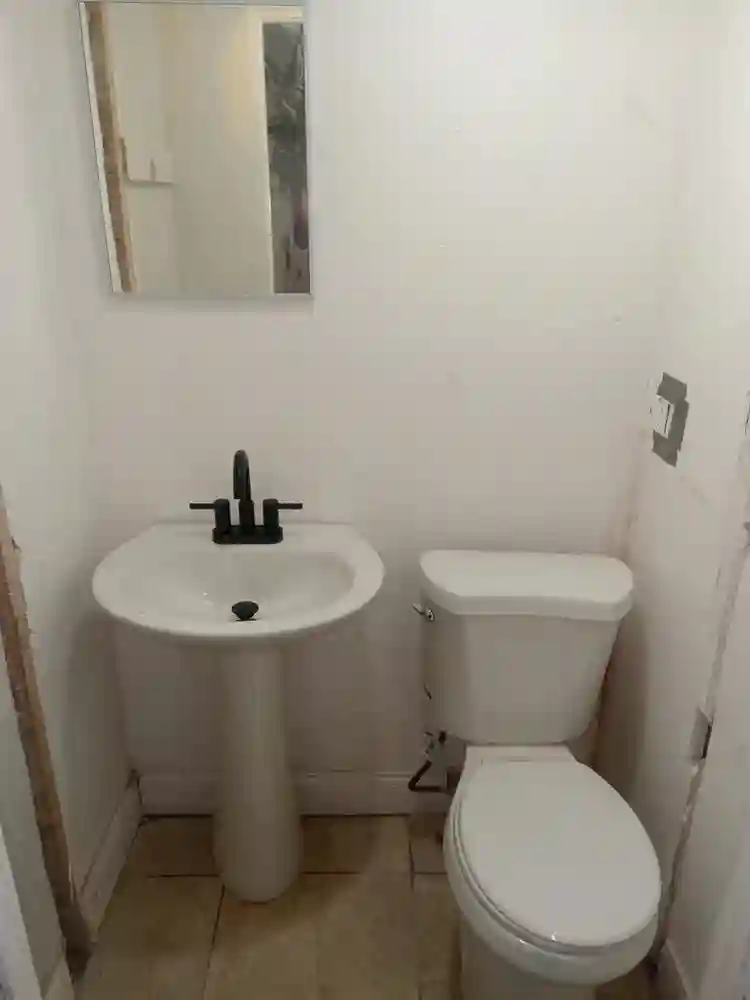 Single room Available February 1st