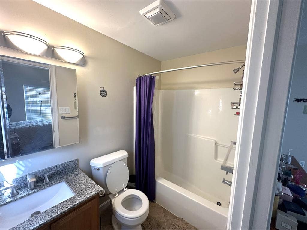 Apartment Sublease - January