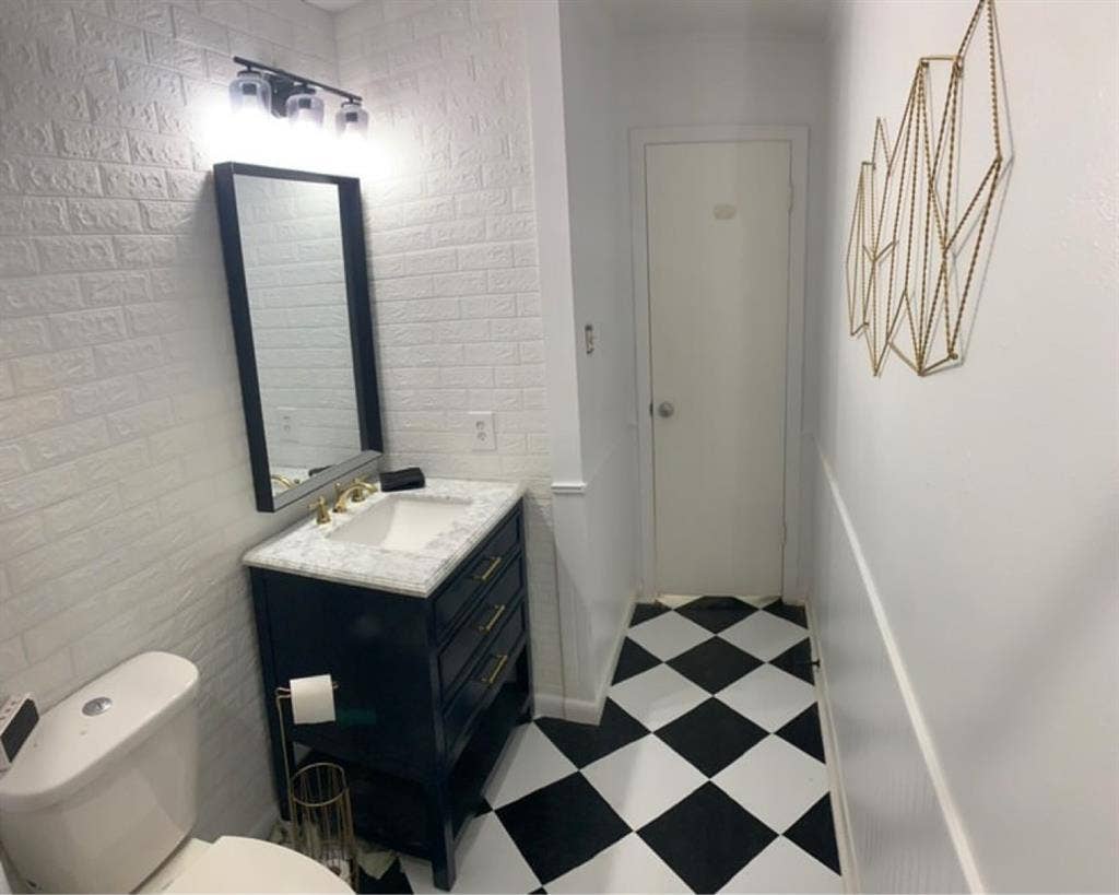 FEMALES ONLY Room for rent seaworld