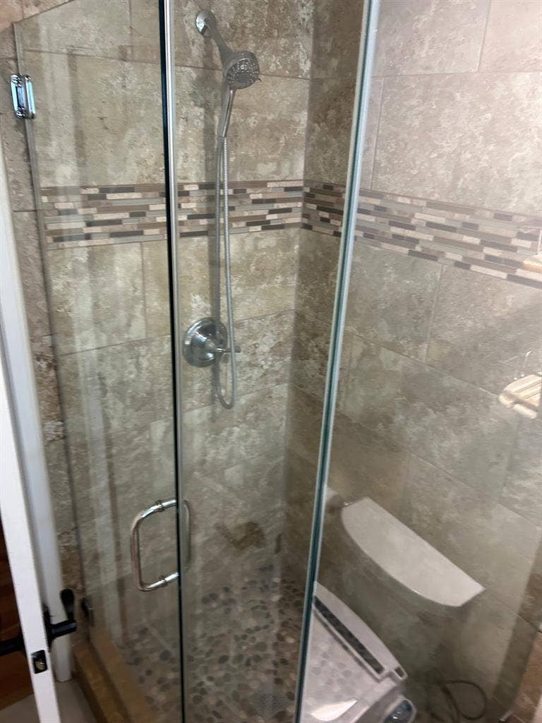 Room w/ ensuite bath+Private Entry