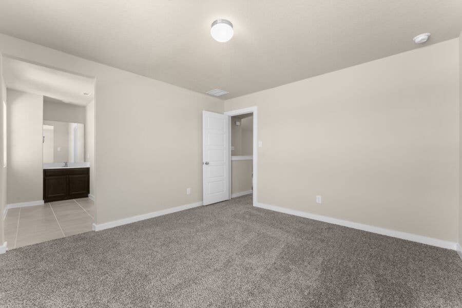 🏡 Room for Rent - $