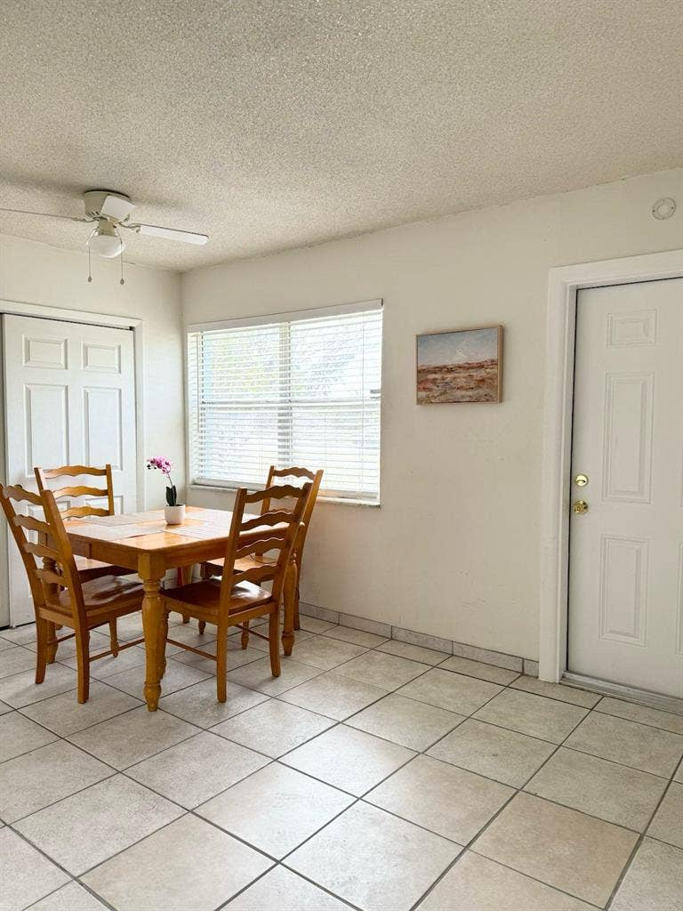 Room for rent near the Federal Hwy.