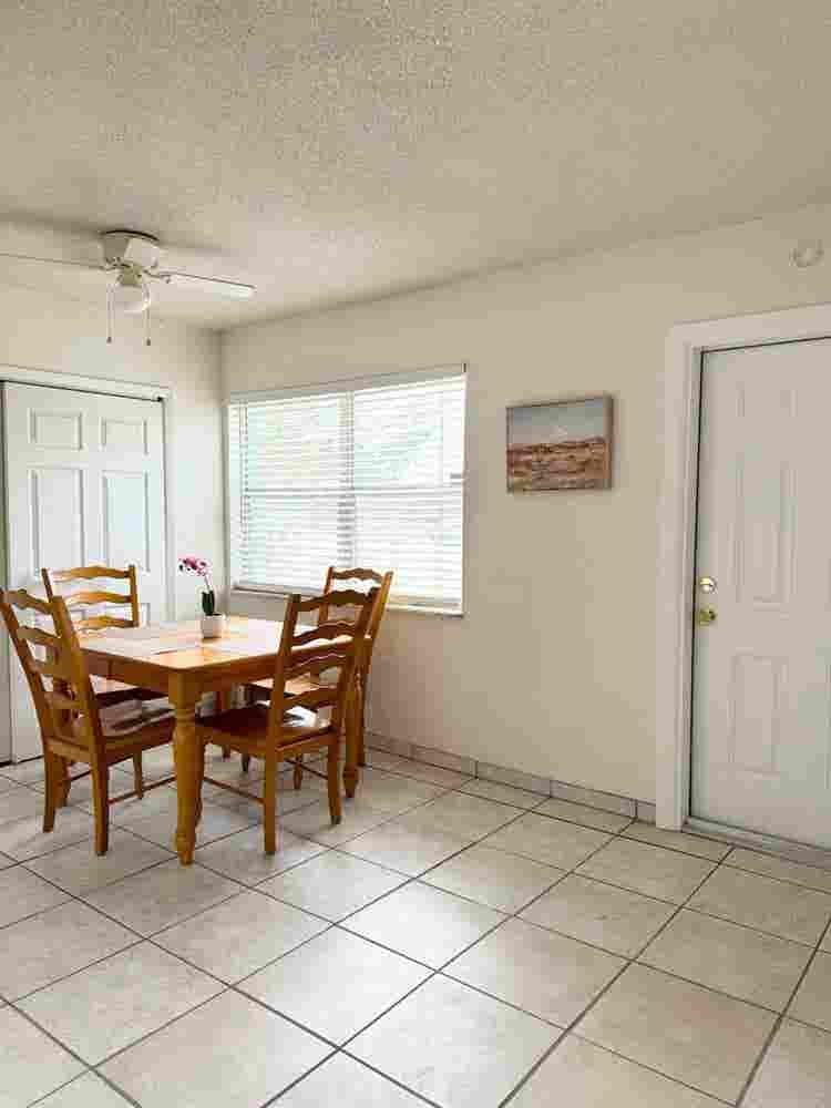 Room for rent near the Federal Hwy.