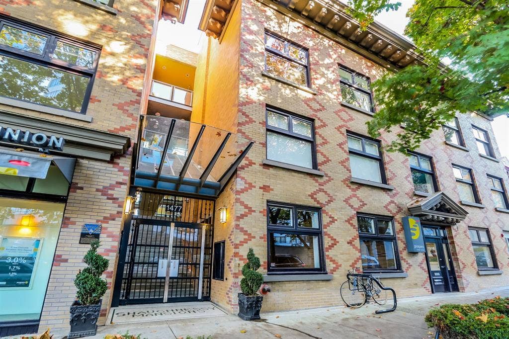 Room South Granville - Women Only