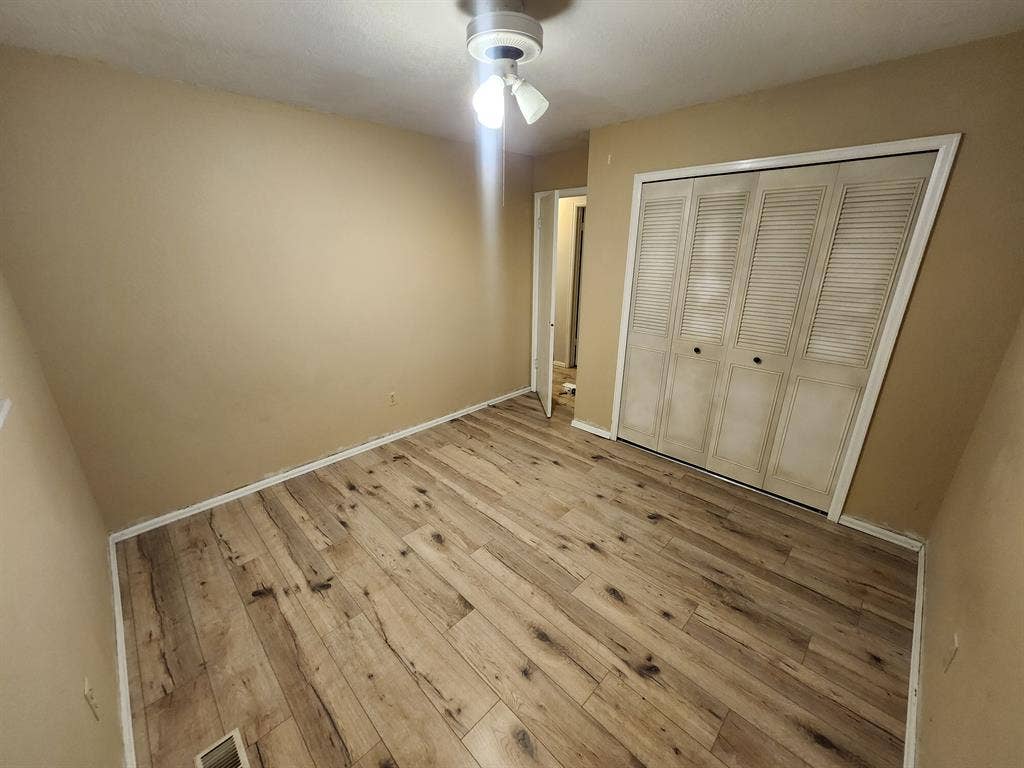 Private Room in Female-only House