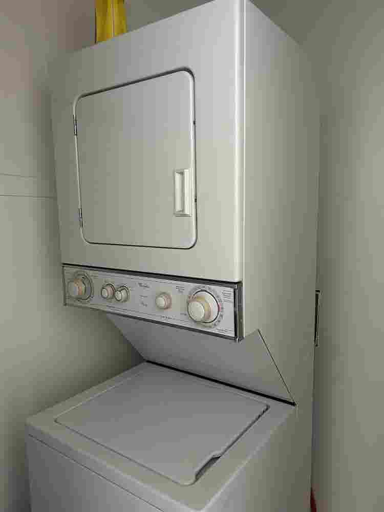 3 ROOMS AVAILABLE TO RENT WEST LA