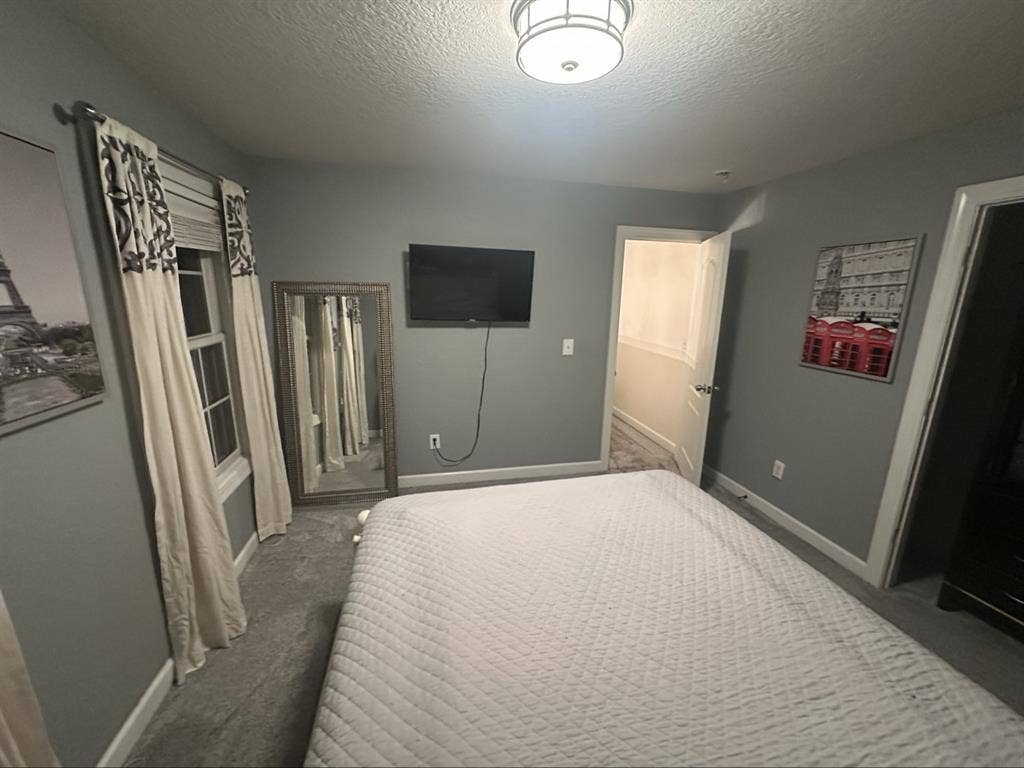 Room for rent in house