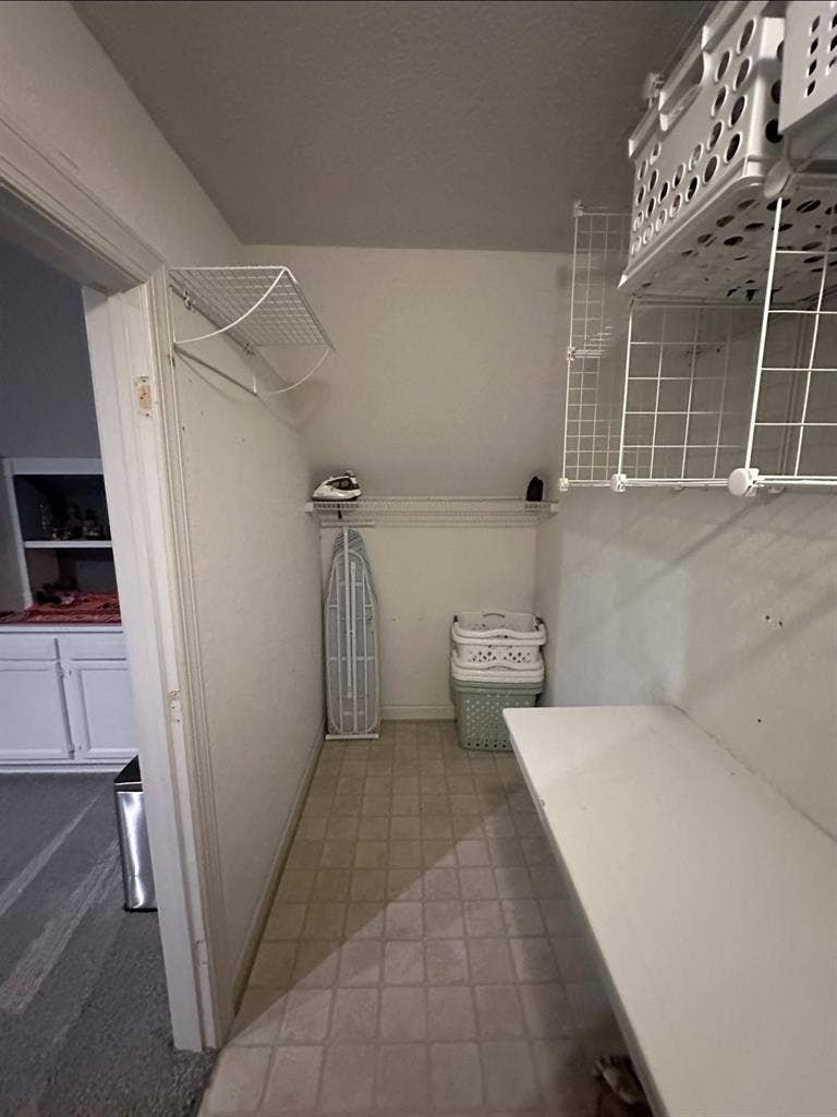 Room for rent in house