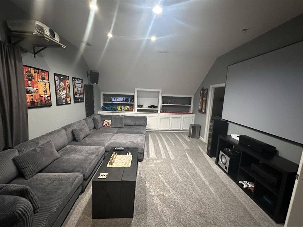 Room for rent in house