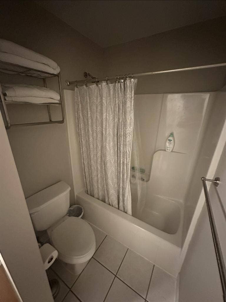 Room for rent in house