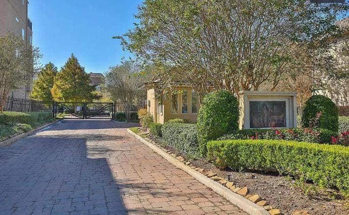 Furnished Room in a Gated Community