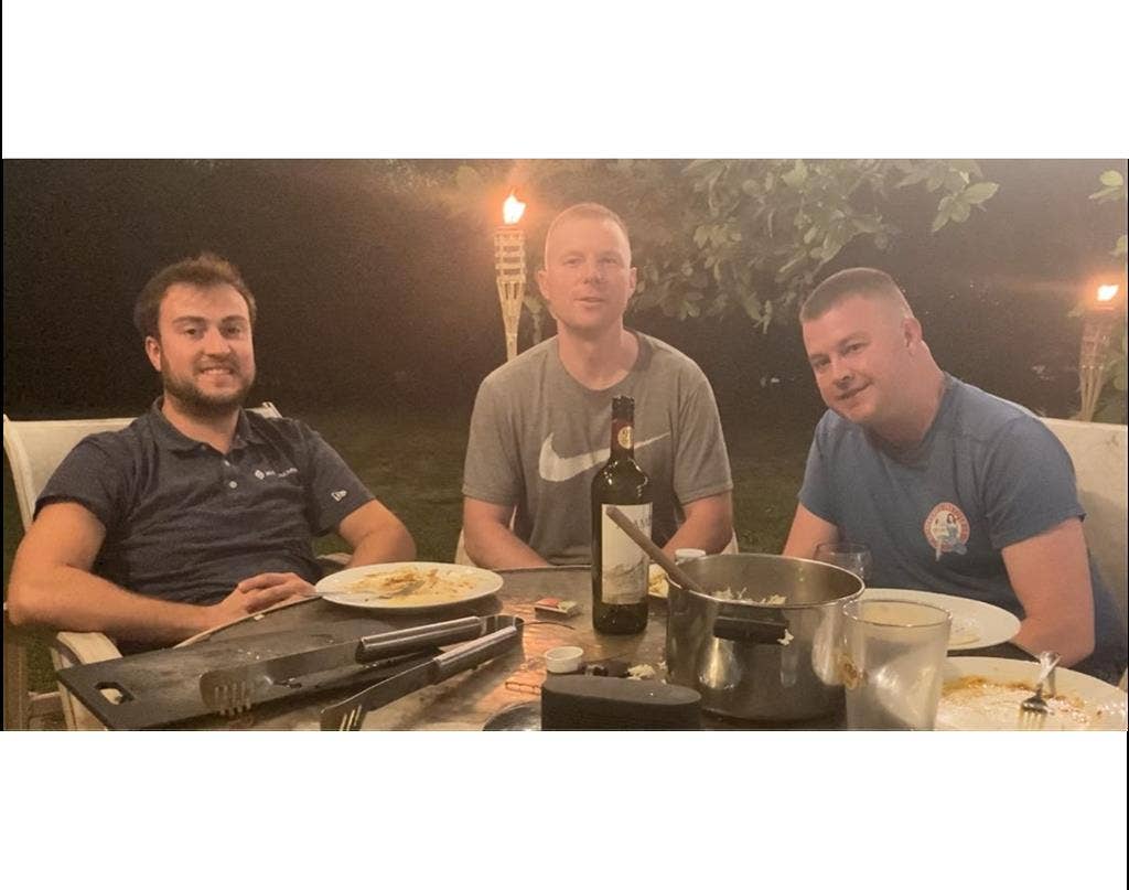 Great chill guys, thriving house