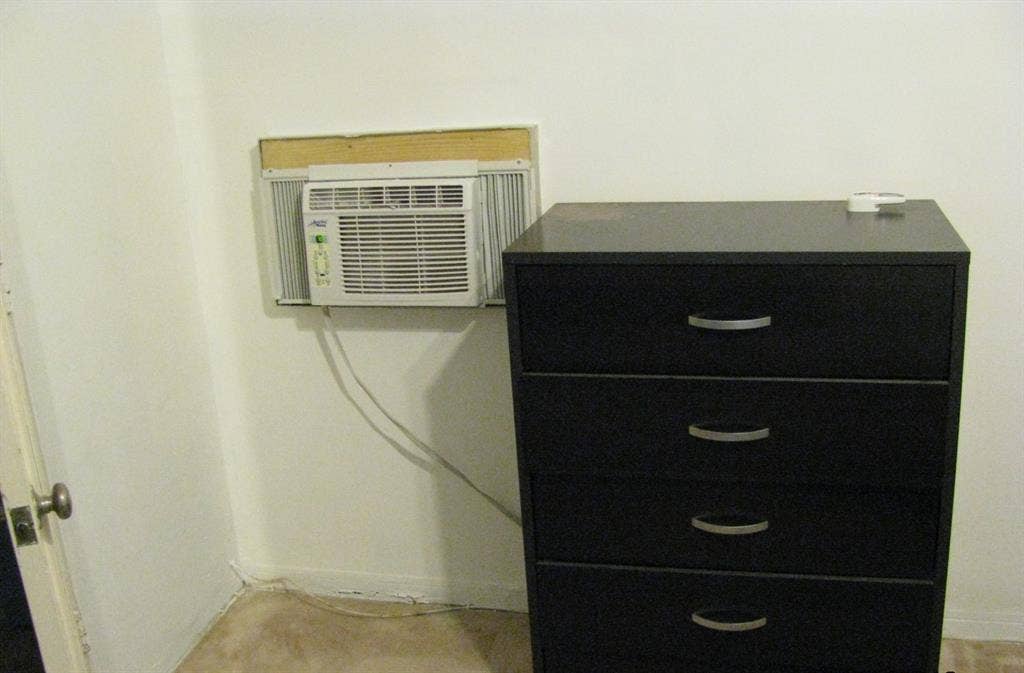 Great chill guys, thriving house