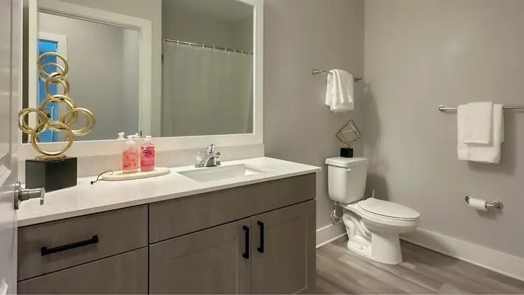 Private room with bathroom