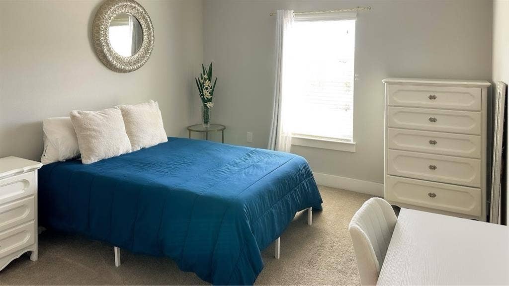 Private room with bathroom