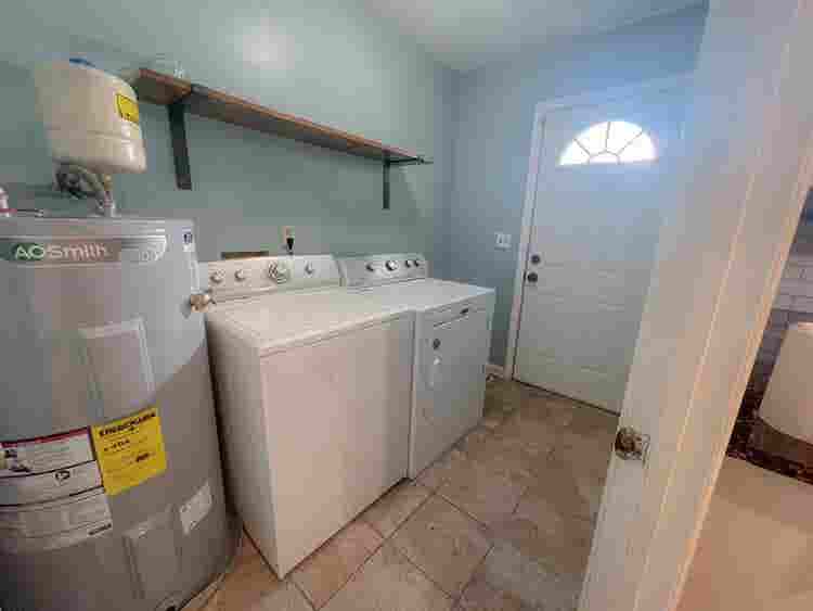 Home minutes from Percy Priest Lake