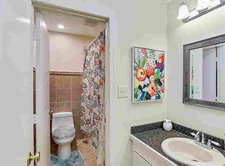 Spare 3rd bedroom for rent in house