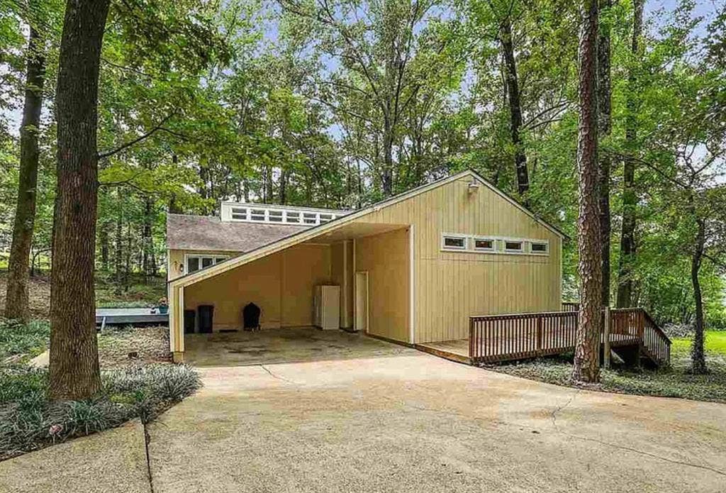 Spare 3rd bedroom for rent in house