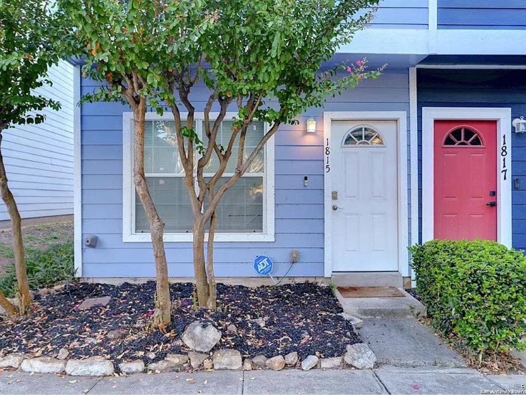 bath quaint townhouse