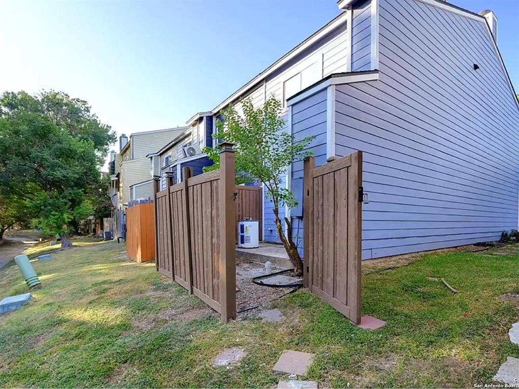 bath quaint townhouse