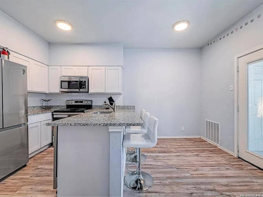 bath quaint townhouse