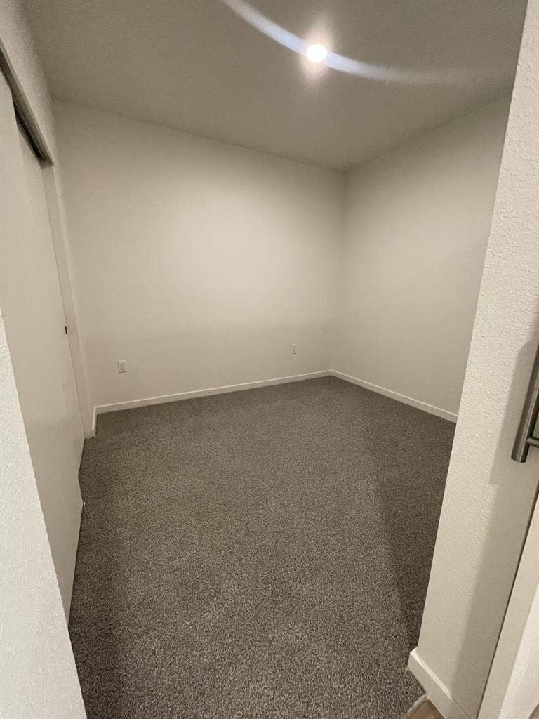 Gorgeous brand new ensuite apt