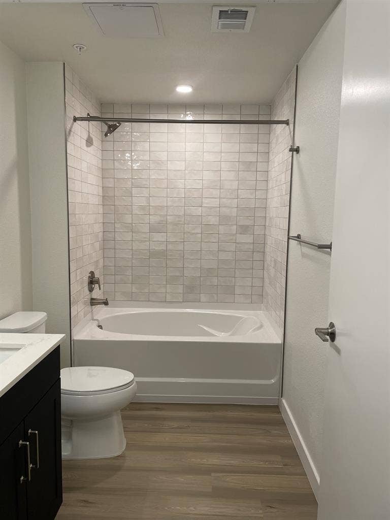 Gorgeous brand new ensuite apt