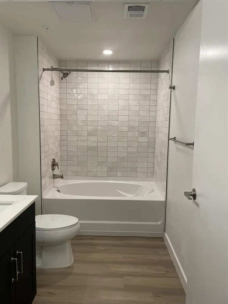 Gorgeous brand new ensuite apt