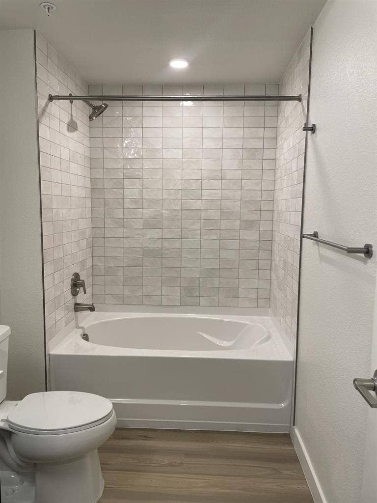 Gorgeous brand new ensuite apt