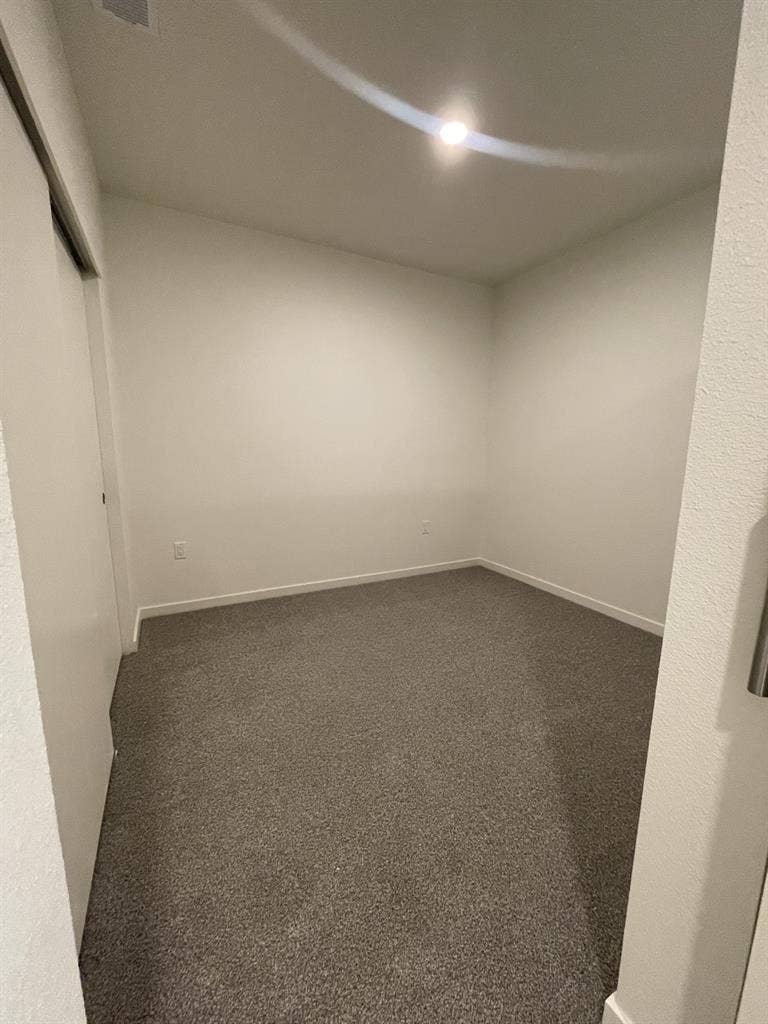 Gorgeous brand new ensuite apt