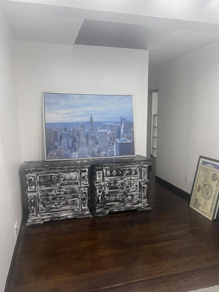 Looking for a roommate