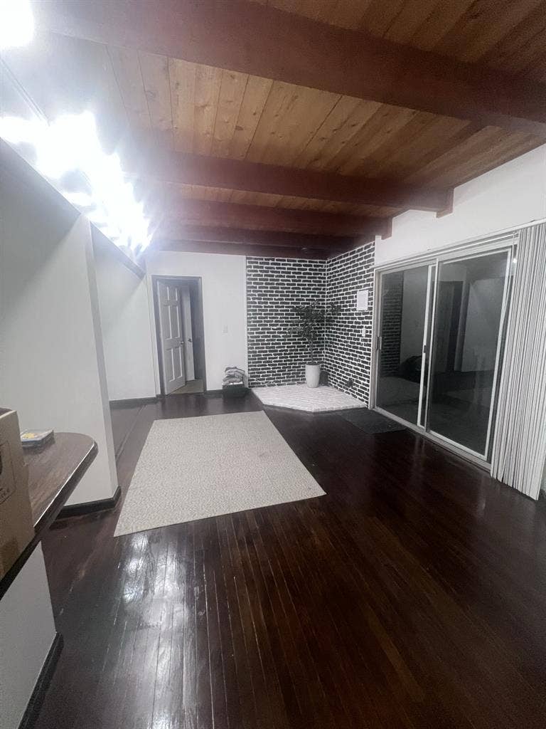 Looking for a roommate