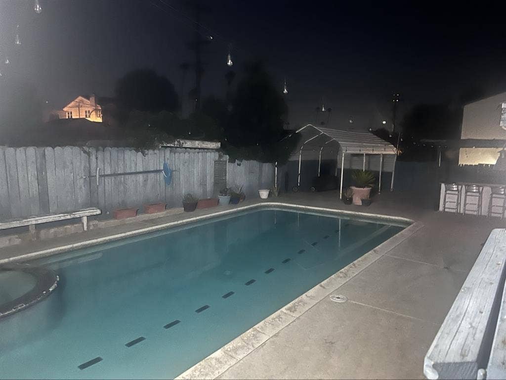 Looking for a roommate