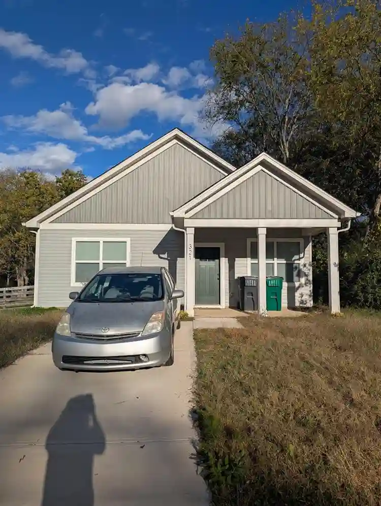 Looking for a roommate