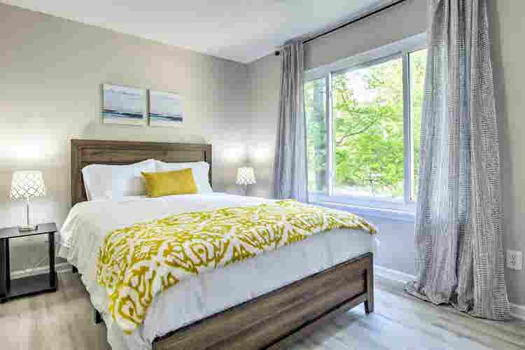 House with Rooms available for rent