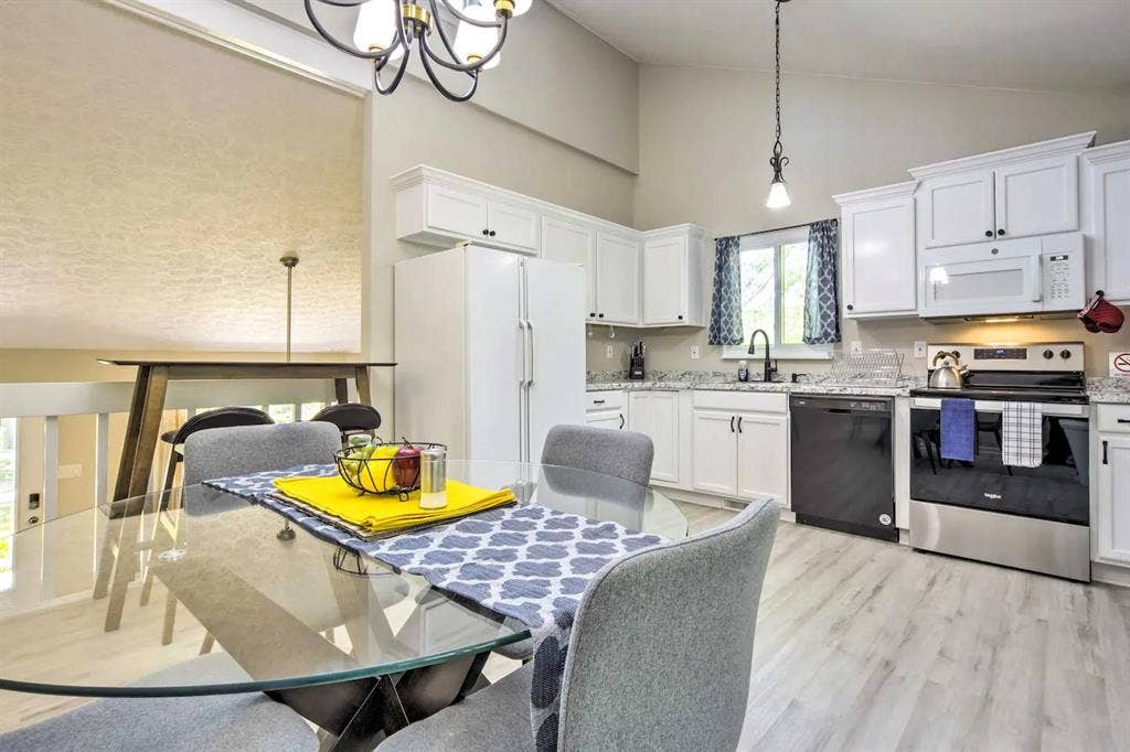 House with Rooms available for rent