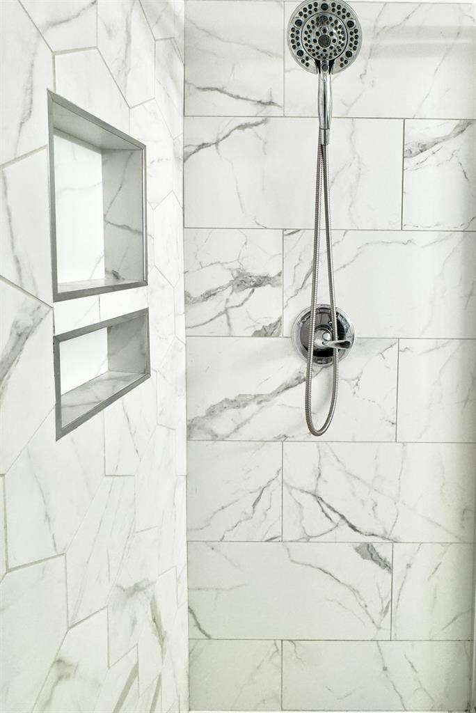 House with Rooms available for rent