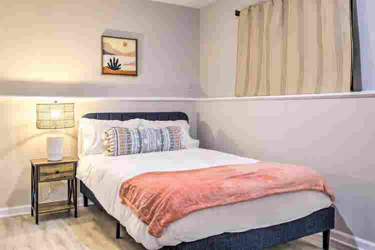 House with Rooms available for rent