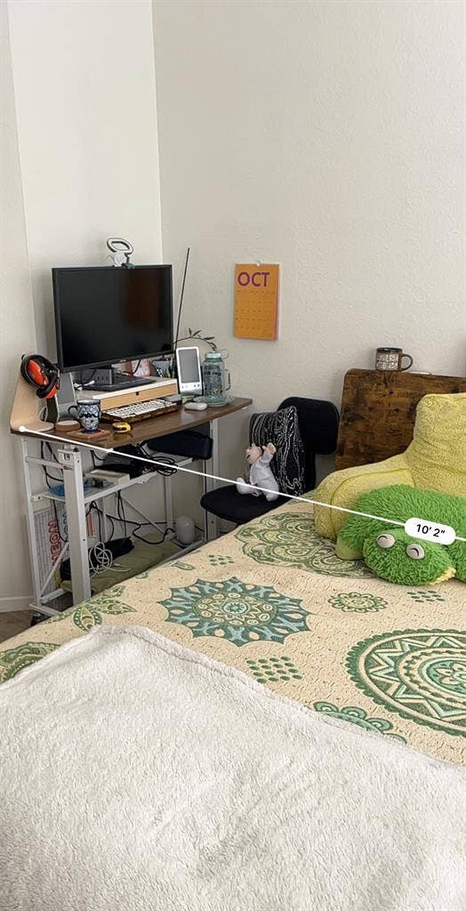 Room w/ Closet &amp; Personal Bathroom