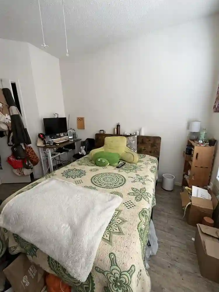 Room w/ Closet & Personal Bathroom