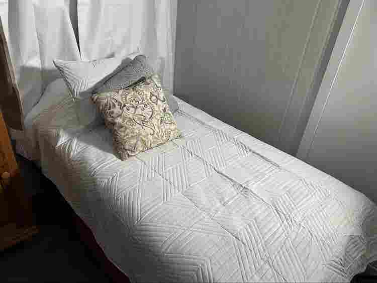 Cozy studio for 1 person no pet!! I