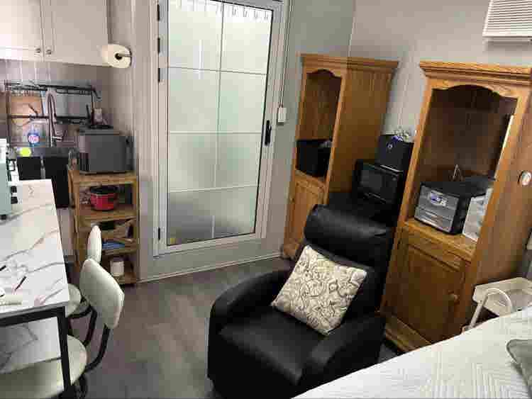 Cozy studio for 1 person no pet!! I