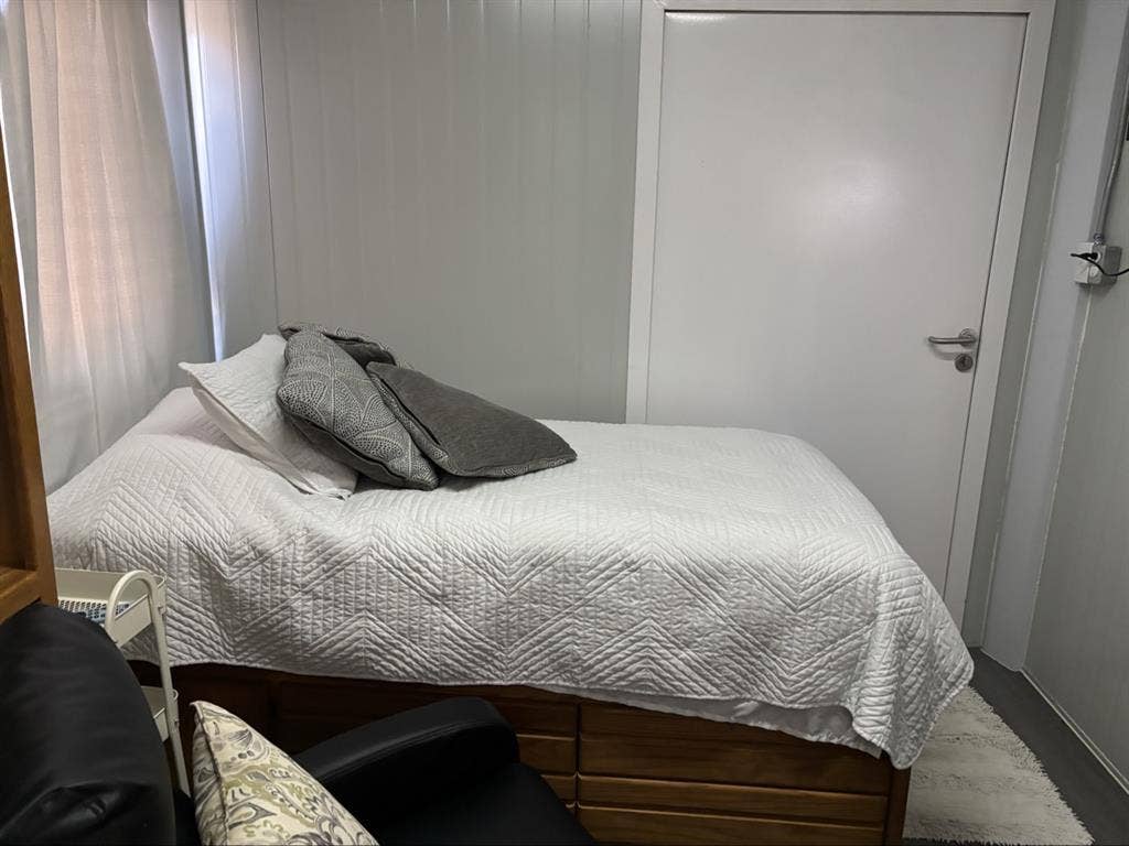 Cozy studio for 1 person no pet!! I