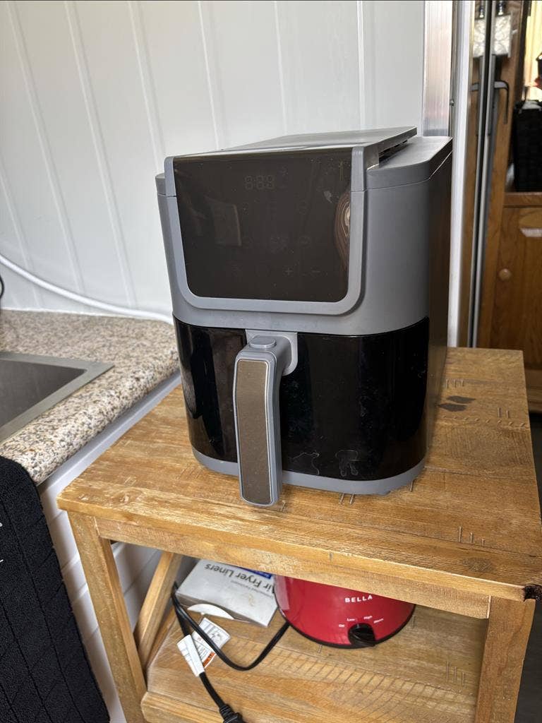 Cozy studio for 1 person no pet!! I