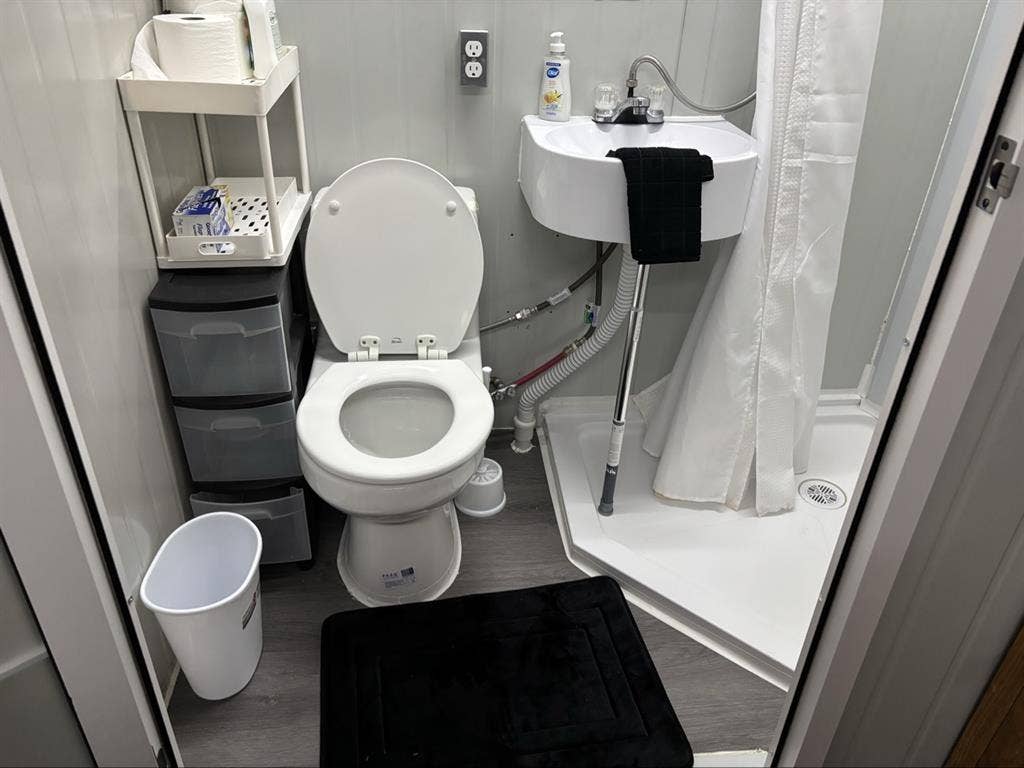 Cozy studio for 1 person no pet!! I