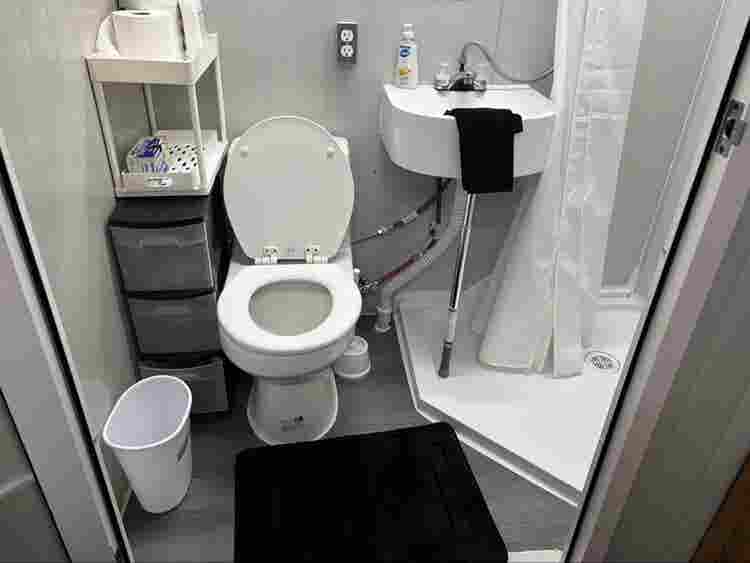 Cozy studio for 1 person no pet!! I