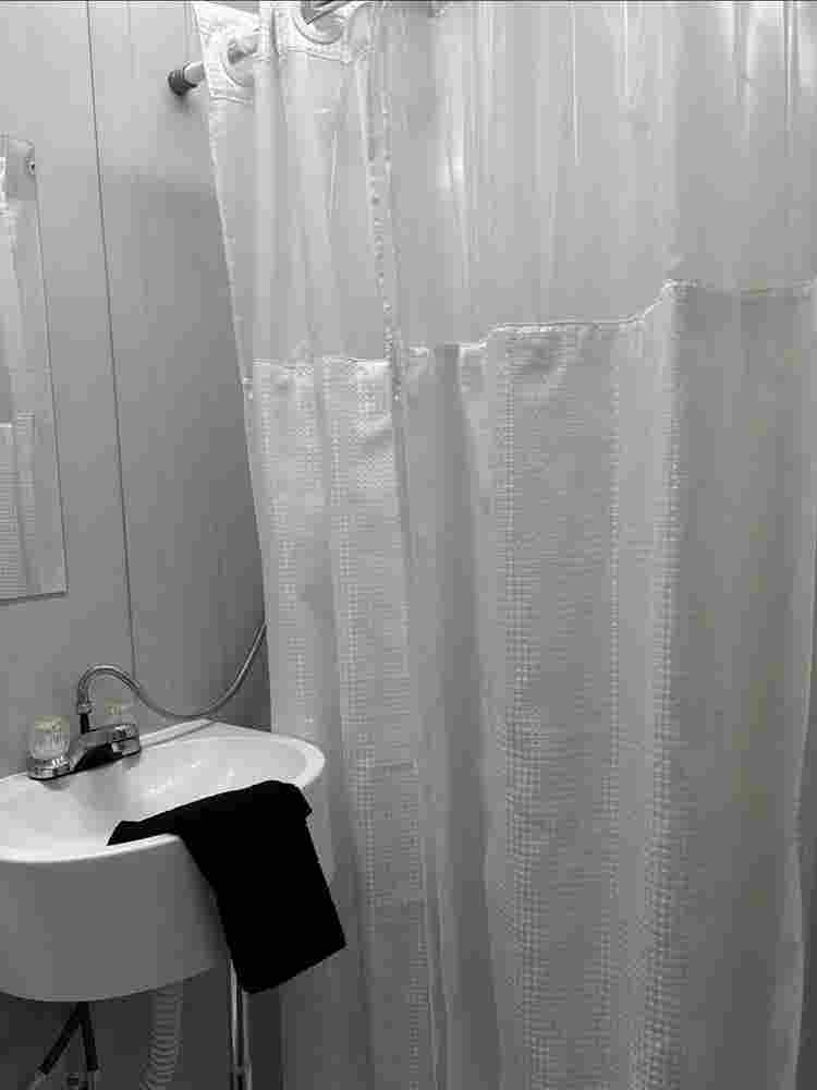 Cozy studio for 1 person no pet!! I