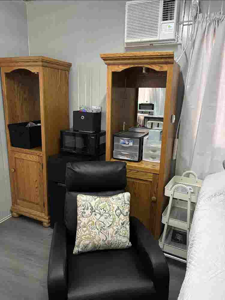 Cozy studio for 1 person no pet!! I